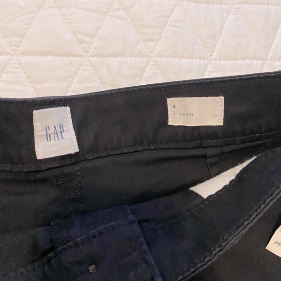 NWT: Gap Shorts Black Size: 4 - Picture 4 of 9